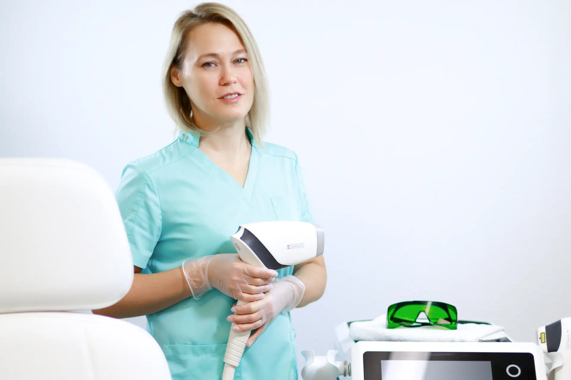 Dauerhafte Haarentfernung und Laserbehandlung im Kosmetikstudio Wedel