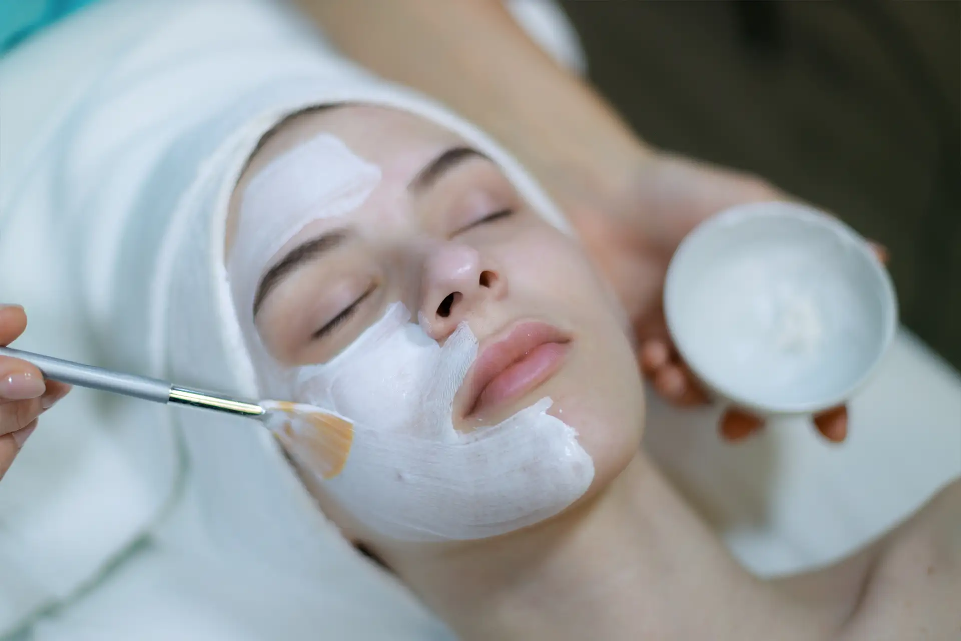 Gesichtsbehandlung im Kosmetikstudio Wedel